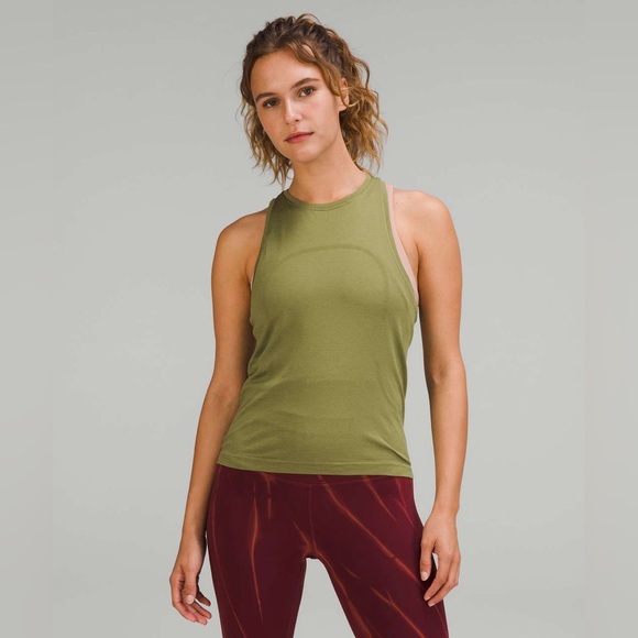 Lululemon Swiftly Tech High-Neck Tank 2.0 Race Length
Bronze Green Size 4 - Picture 2 of 7